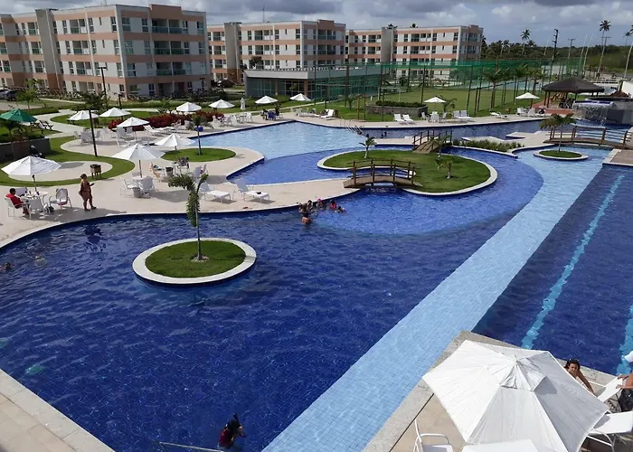 - Muro Alto Condomínio Clube
