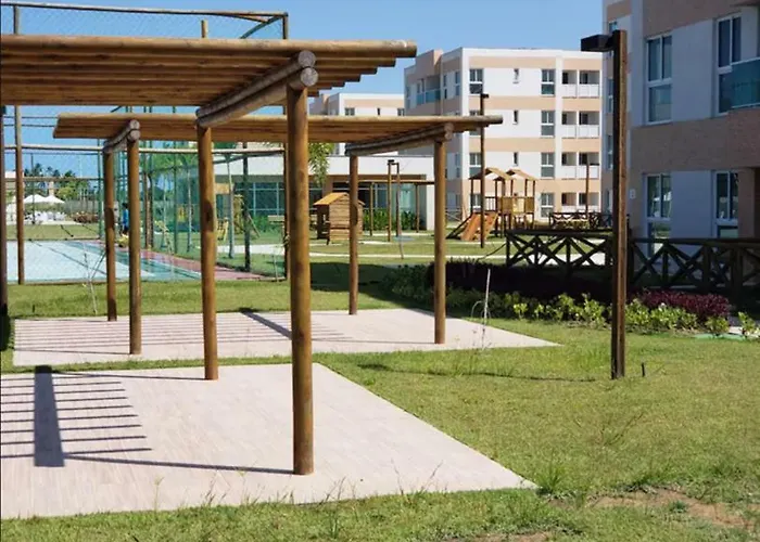 - Muro Alto Condomínio Clube